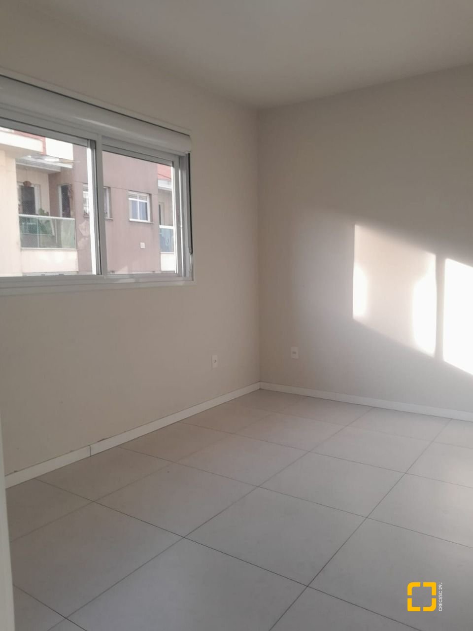 Apartamento com 66m², 1 quarto (sendo 1 suíte), 1 garagem, no bairro Centro em São José
