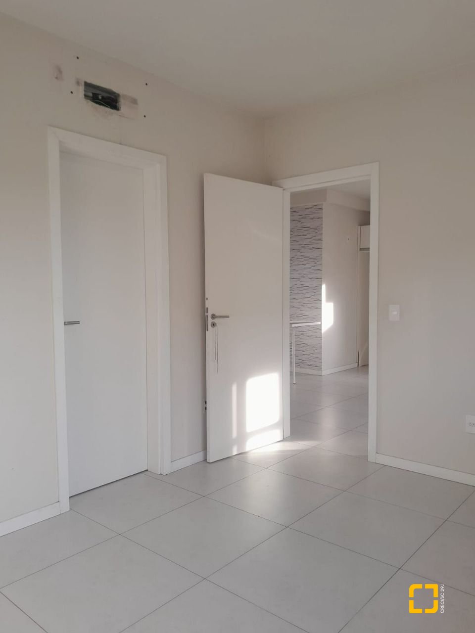 Apartamento com 66m², 1 quarto (sendo 1 suíte), 1 garagem, no bairro Centro em São José