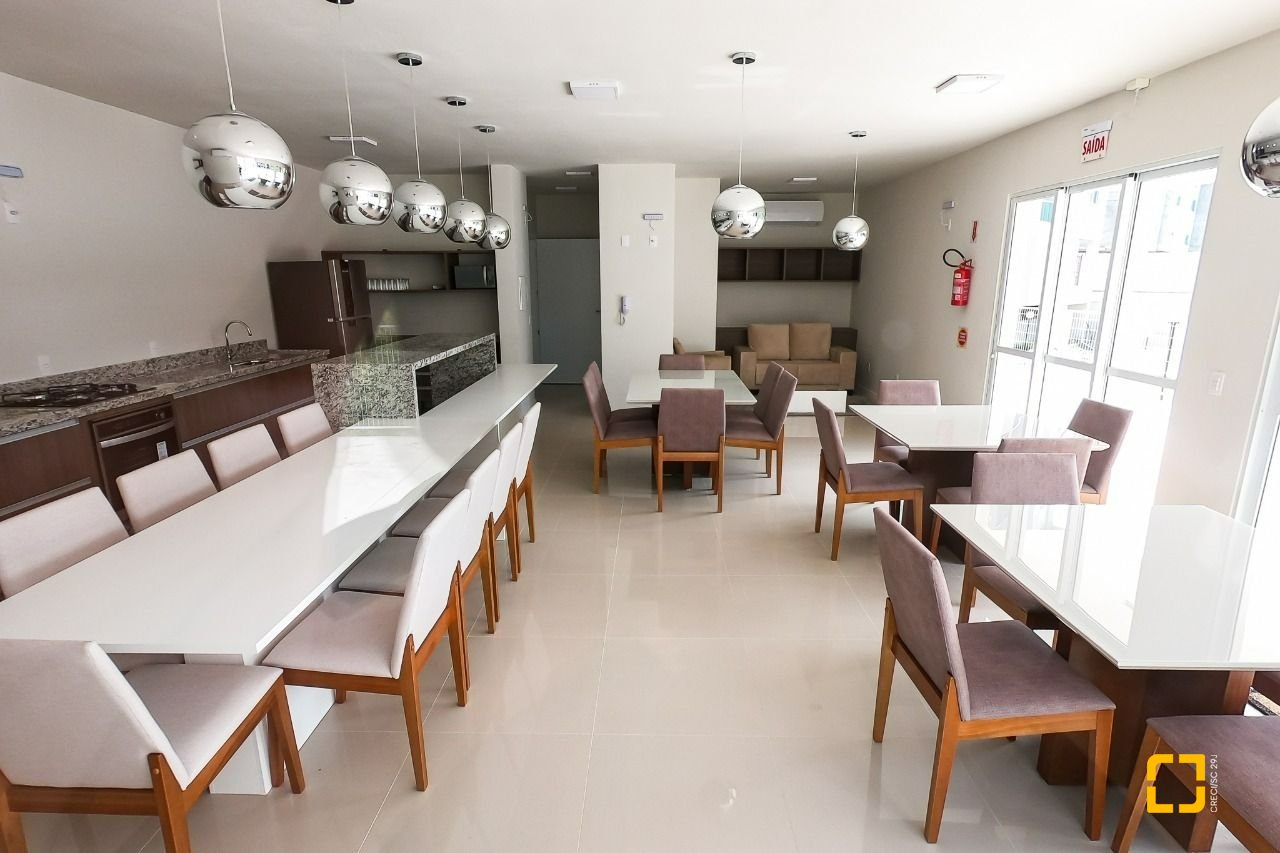 Apartamento com 66m², 1 quarto (sendo 1 suíte), 1 garagem, no bairro Centro em São José