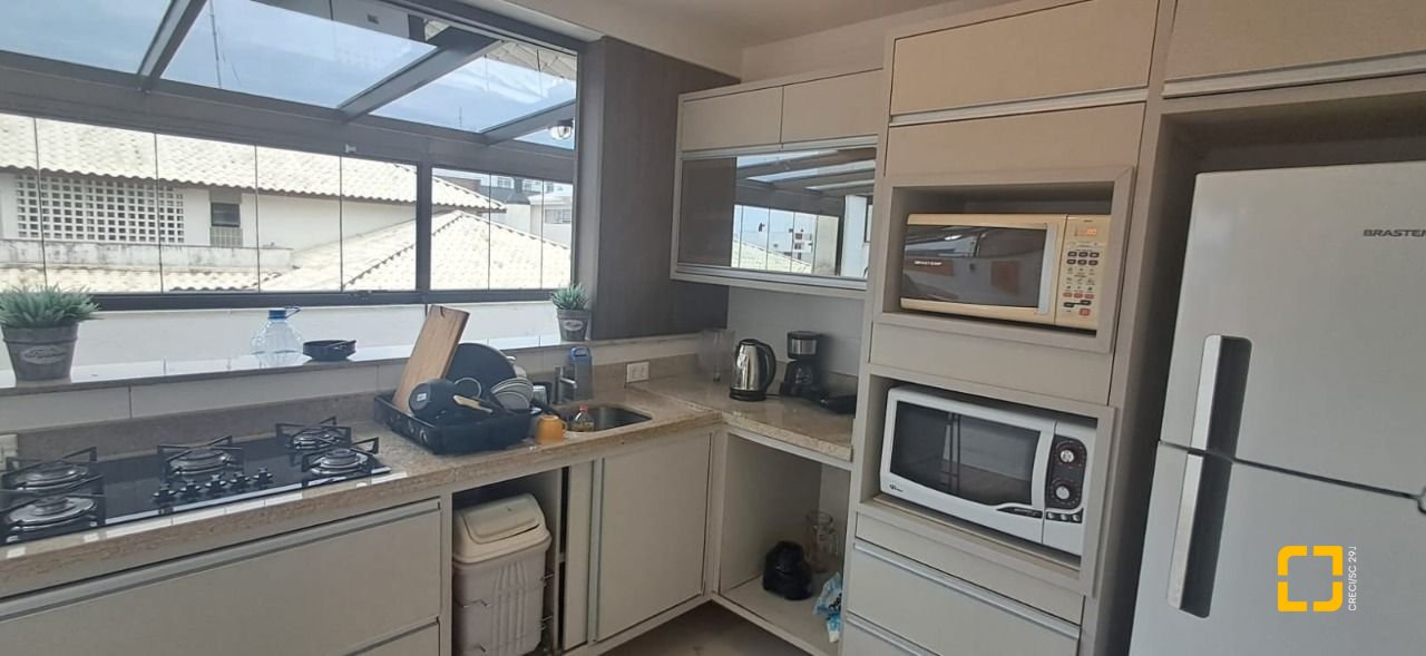 Cobertura com 198m², 6 quartos (sendo 2 suítes), 2 garagens, no bairro Ingleses em Florianópolis