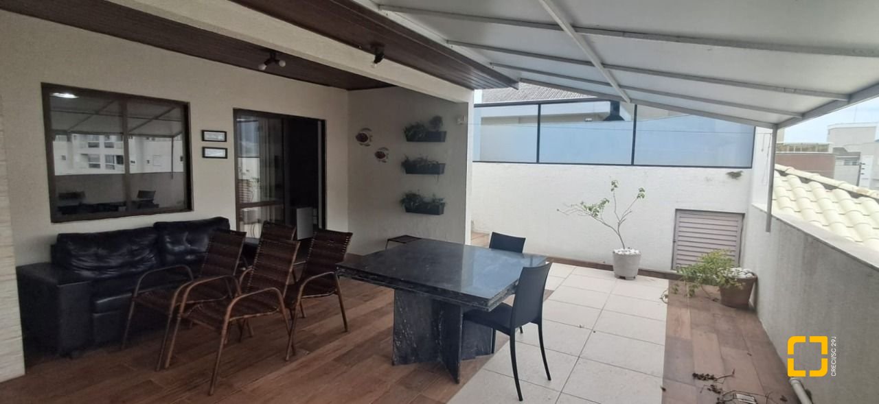 Cobertura com 198m², 6 quartos (sendo 2 suítes), 2 garagens, no bairro Ingleses em Florianópolis