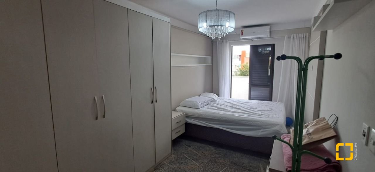 Cobertura com 198m², 6 quartos (sendo 2 suítes), 2 garagens, no bairro Ingleses em Florianópolis