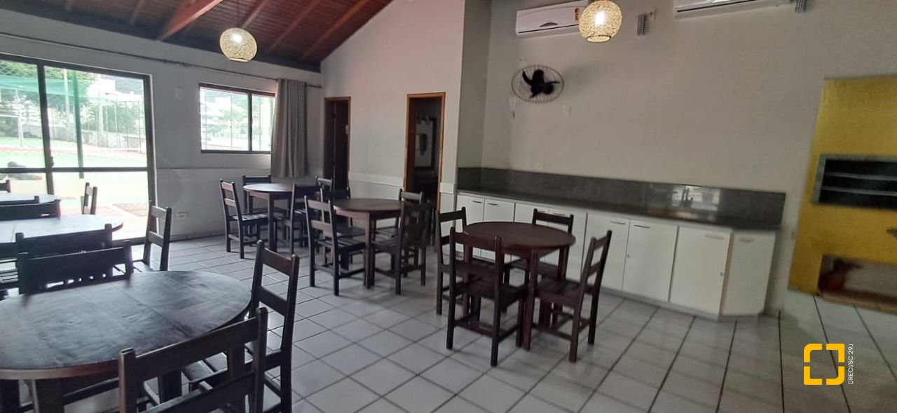 Cobertura com 198m², 6 quartos (sendo 2 suítes), 2 garagens, no bairro Ingleses em Florianópolis