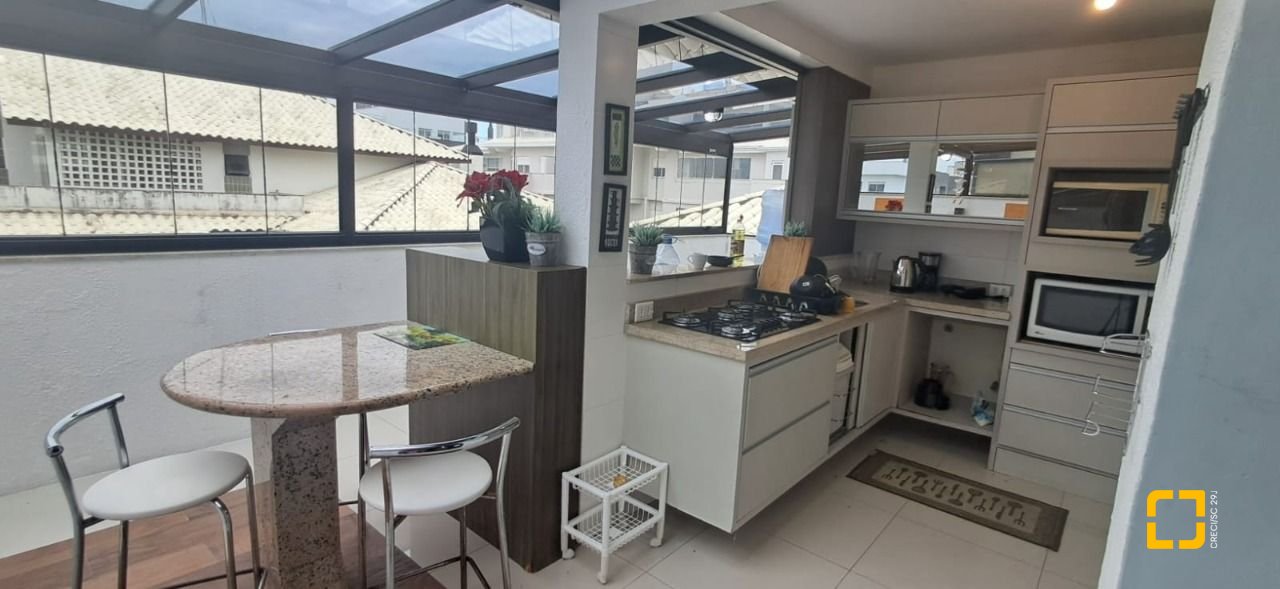 Cobertura com 198m², 6 quartos (sendo 2 suítes), 2 garagens, no bairro Ingleses em Florianópolis