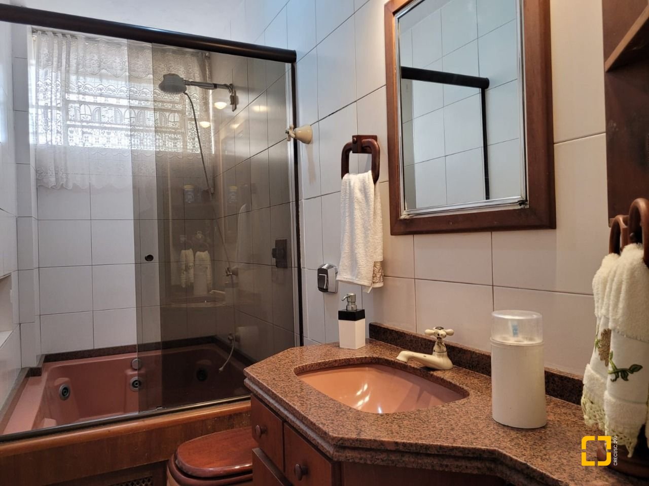 Apartamento com 76m², 2 quartos, no bairro Centro em Florianópolis