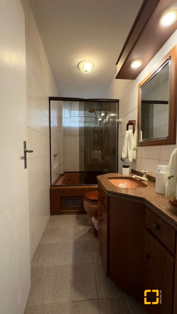 Apartamento com 76m², 2 quartos, no bairro Centro em Florianópolis