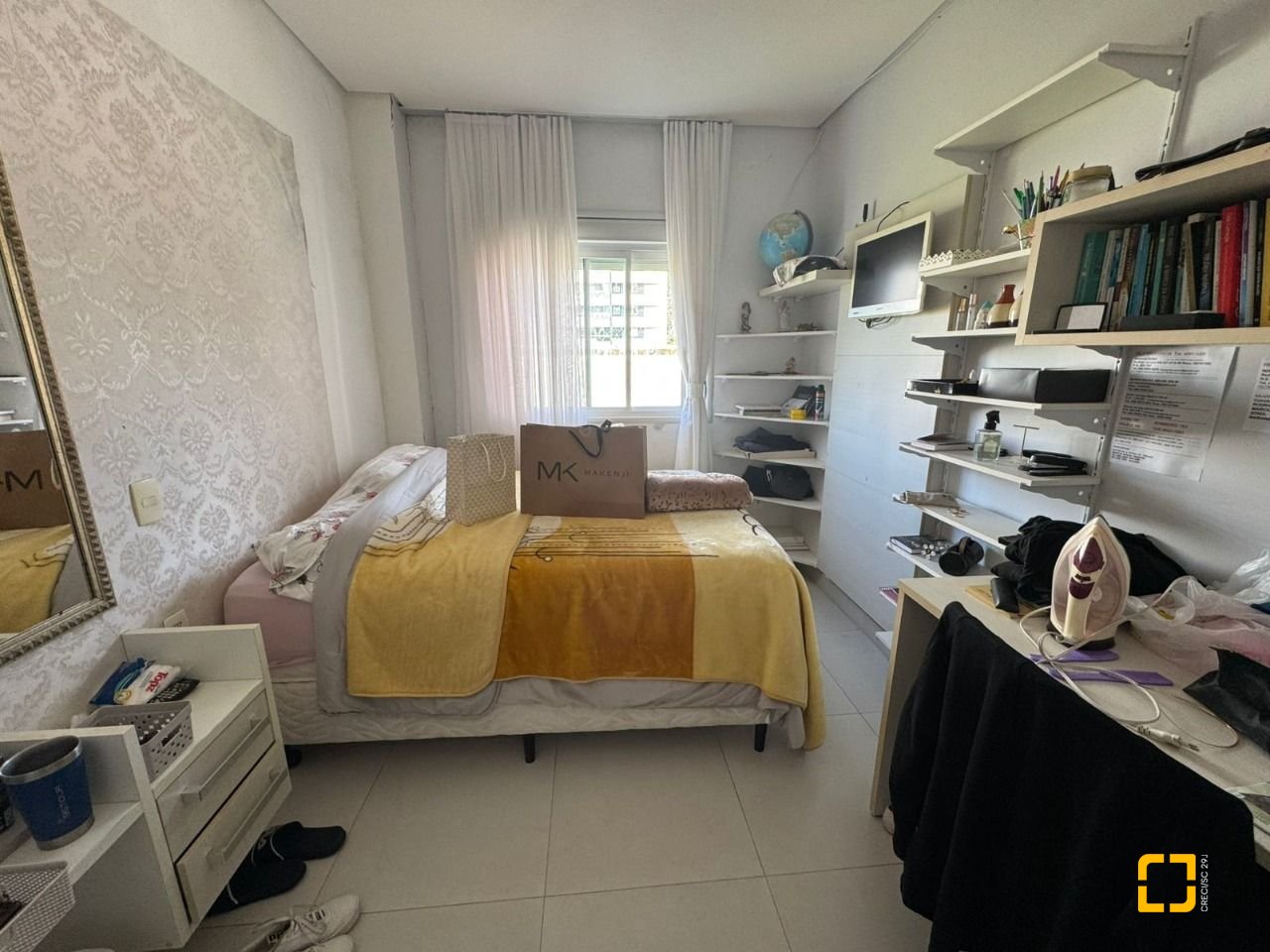 Prédio com 307m², 6 garagens, no bairro Trindade em Florianópolis