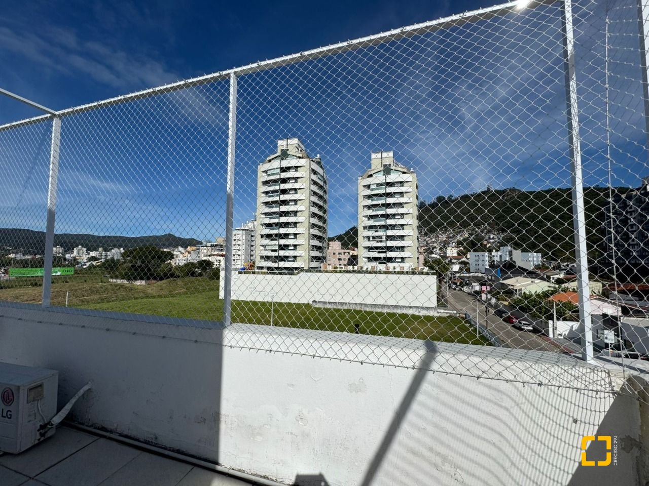 Prédio com 307m², 6 garagens, no bairro Trindade em Florianópolis