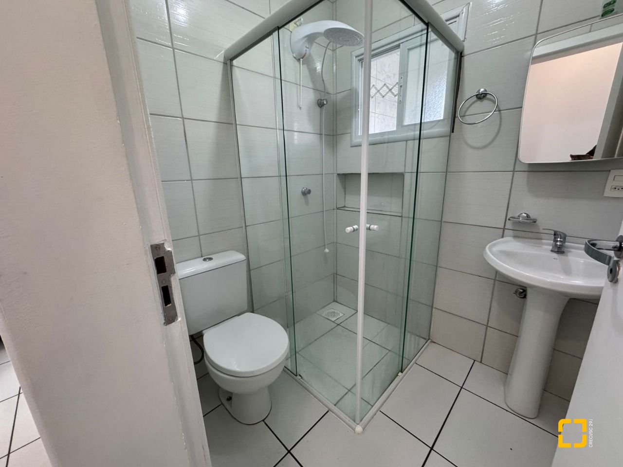 Prédio com 307m², 6 garagens, no bairro Trindade em Florianópolis