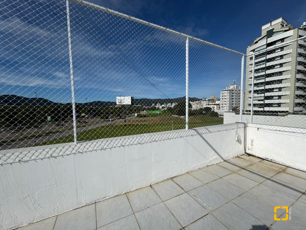Prédio com 307m², 6 garagens, no bairro Trindade em Florianópolis