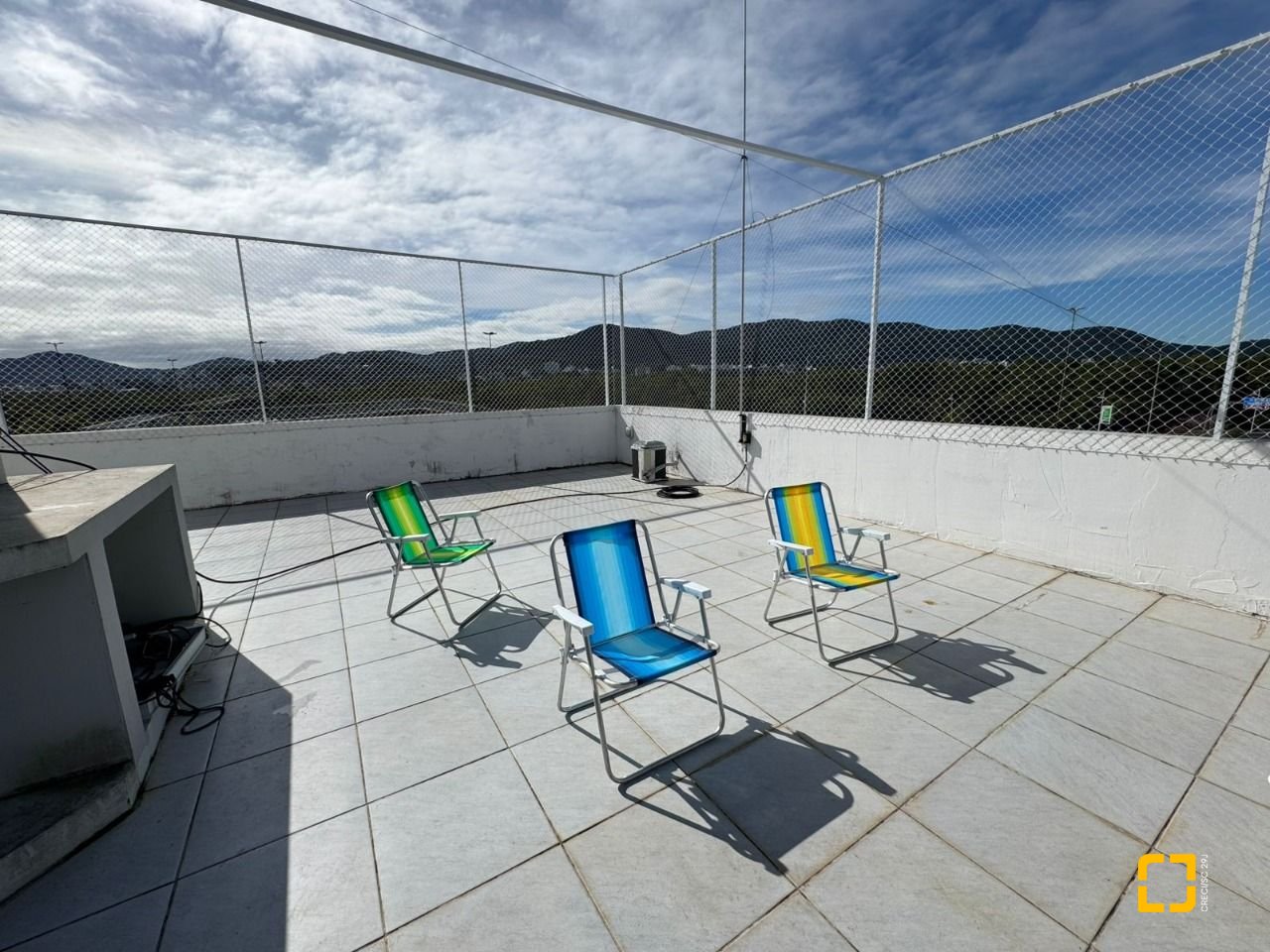 Prédio com 307m², 6 garagens, no bairro Trindade em Florianópolis