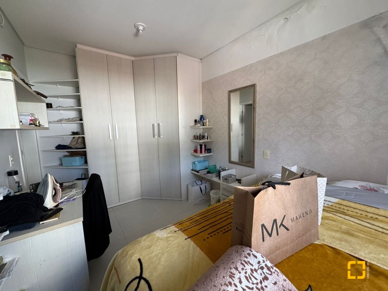Prédio com 307m², 6 garagens, no bairro Trindade em Florianópolis