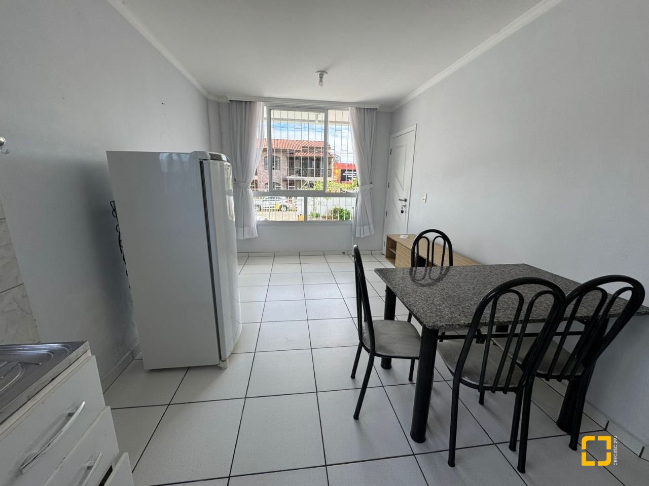 Prédio com 307m², 6 garagens, no bairro Trindade em Florianópolis