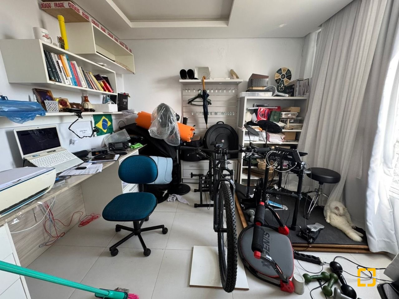 Prédio com 307m², 6 garagens, no bairro Trindade em Florianópolis