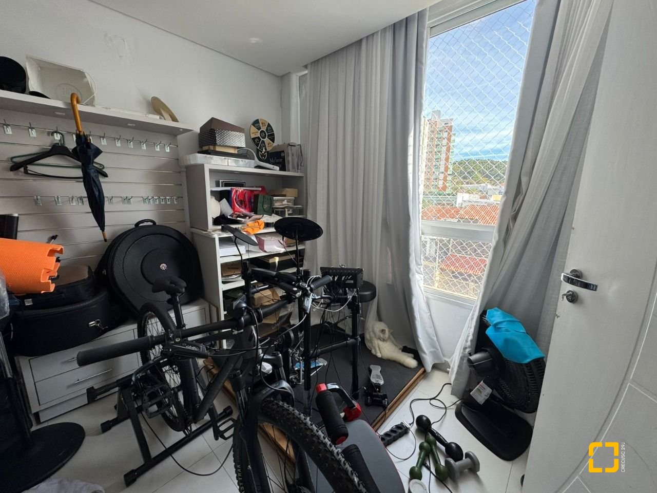 Prédio com 307m², 6 garagens, no bairro Trindade em Florianópolis