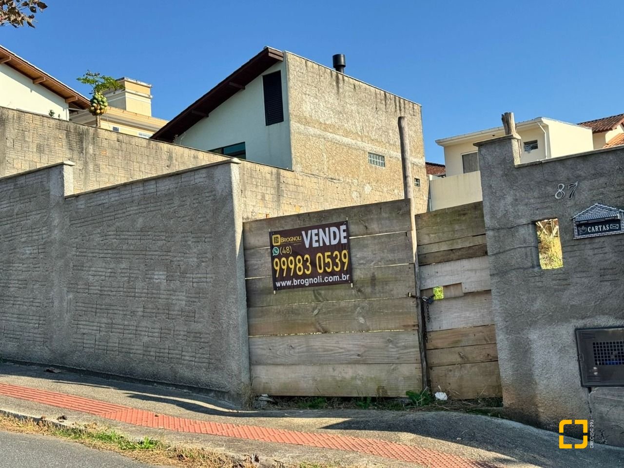 Terreno com 360m², no bairro Real Parque em São José