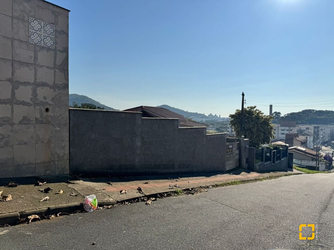 Terreno com 360m², no bairro Real Parque em São José