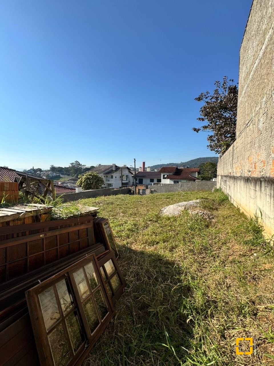 Terreno com 360m², no bairro Real Parque em São José