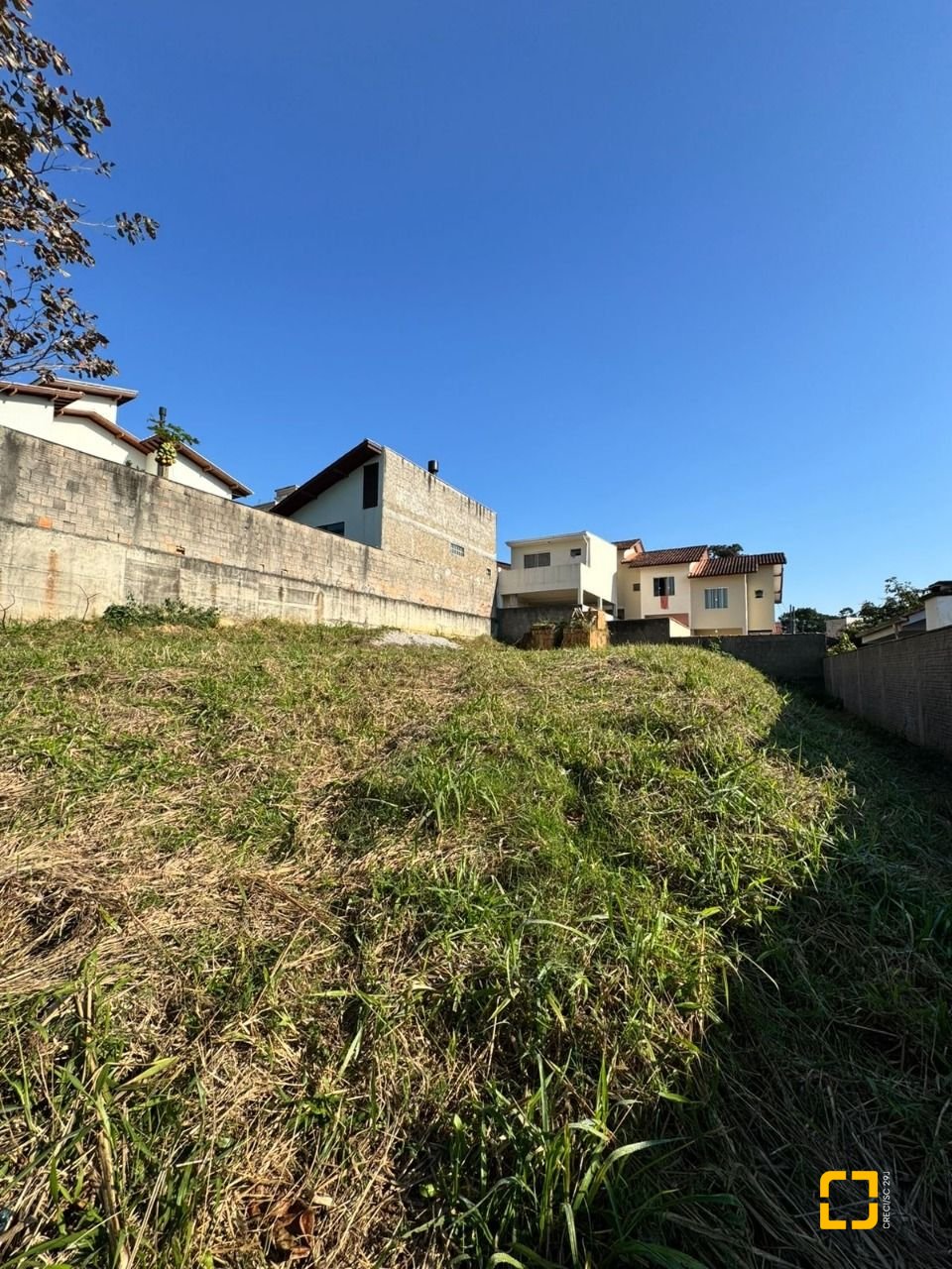 Terreno com 360m², no bairro Real Parque em São José