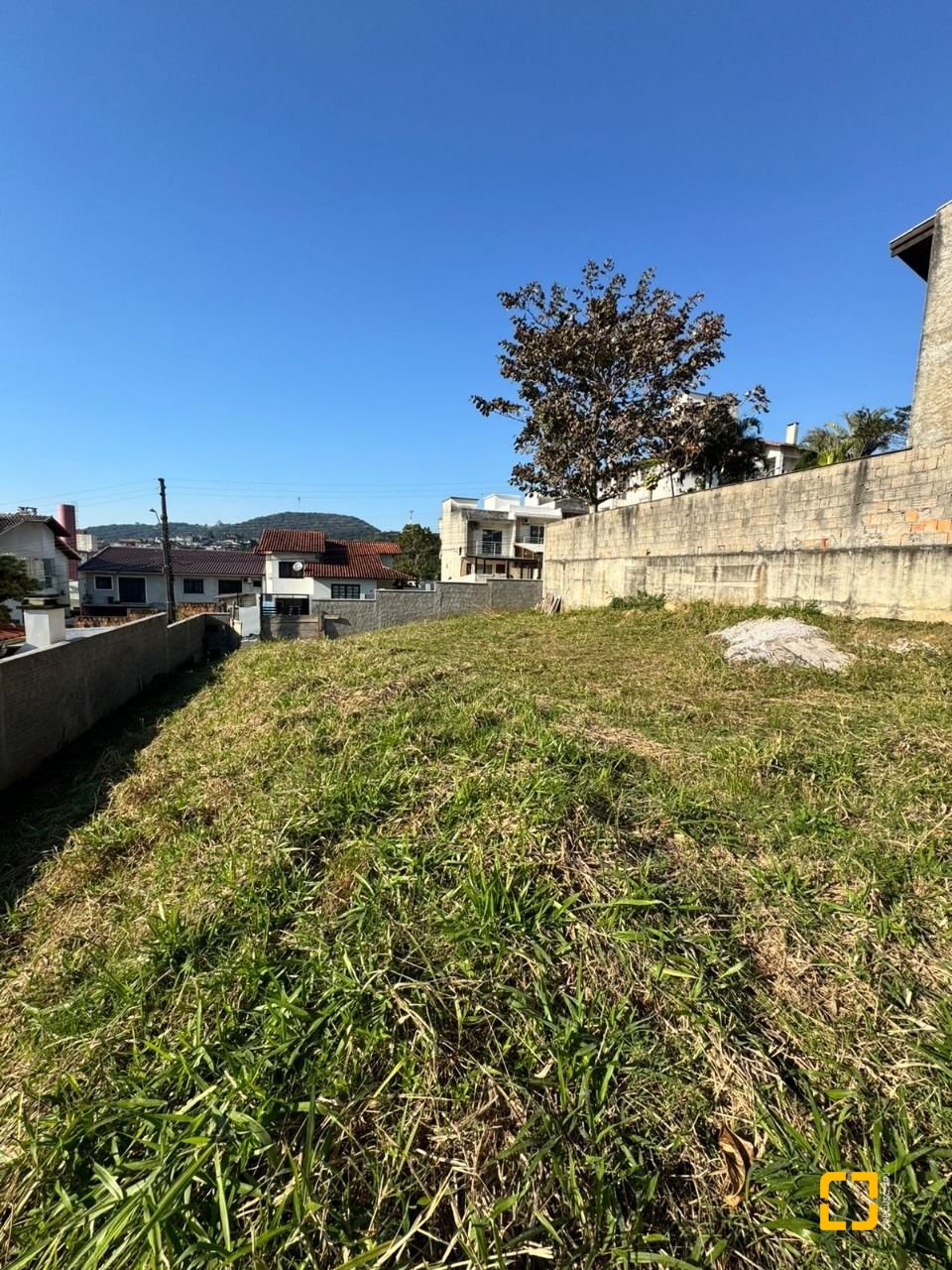Terreno com 360m², no bairro Real Parque em São José