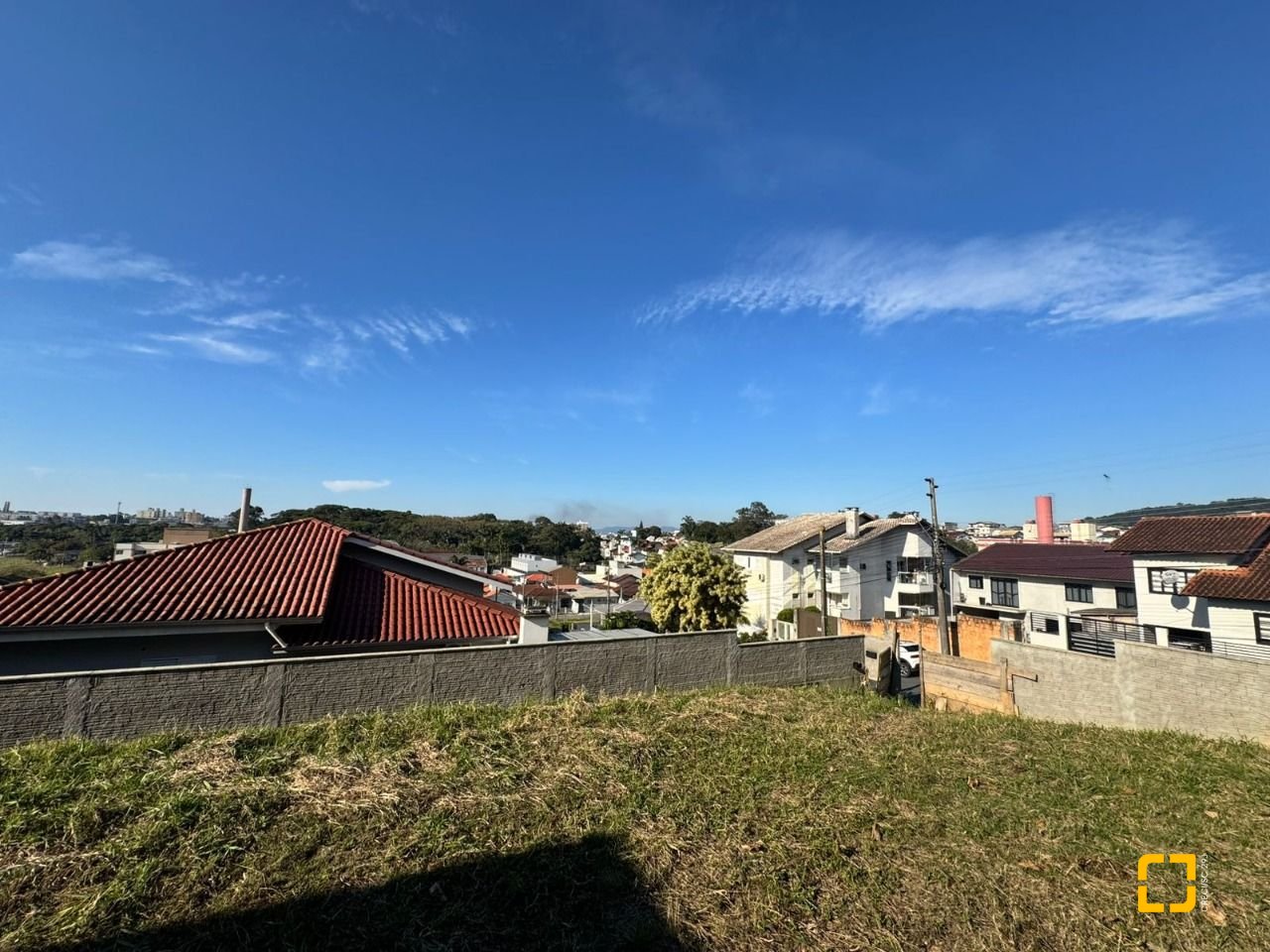 Terreno com 360m², no bairro Real Parque em São José