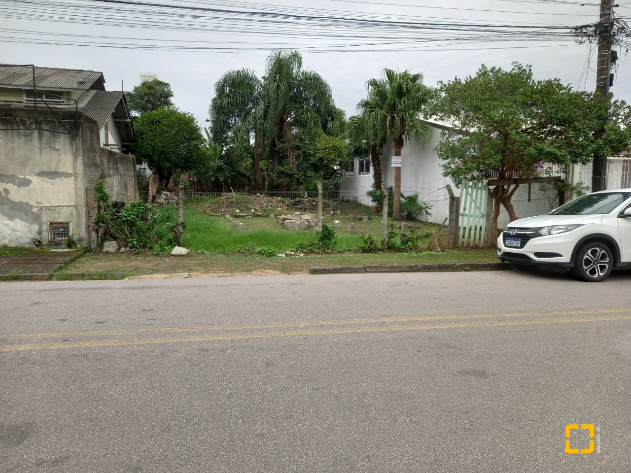 Terreno com 429m², no bairro Abraão em Florianópolis