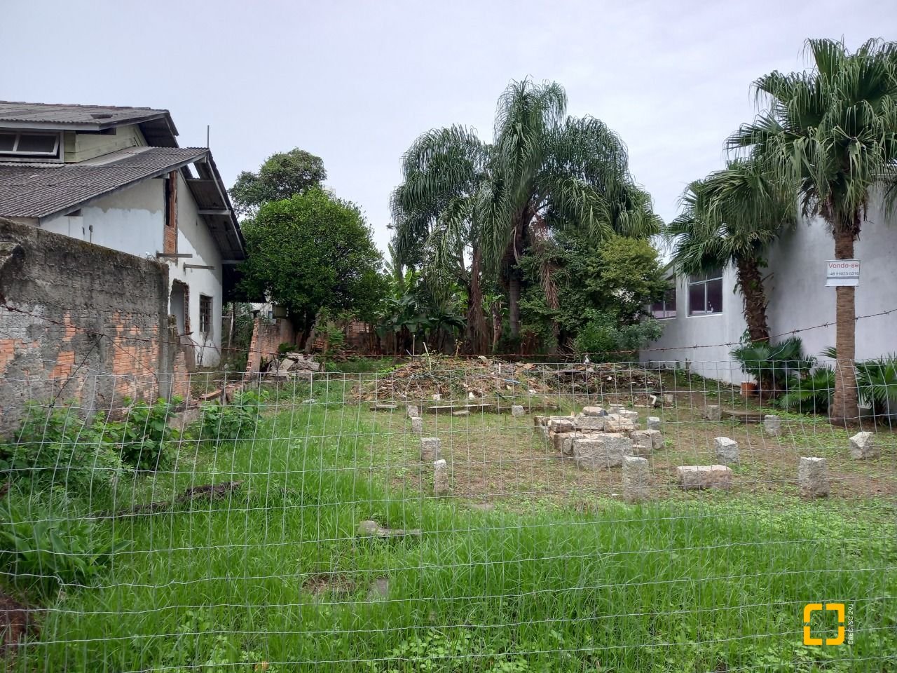 Terreno com 429m², no bairro Abraão em Florianópolis