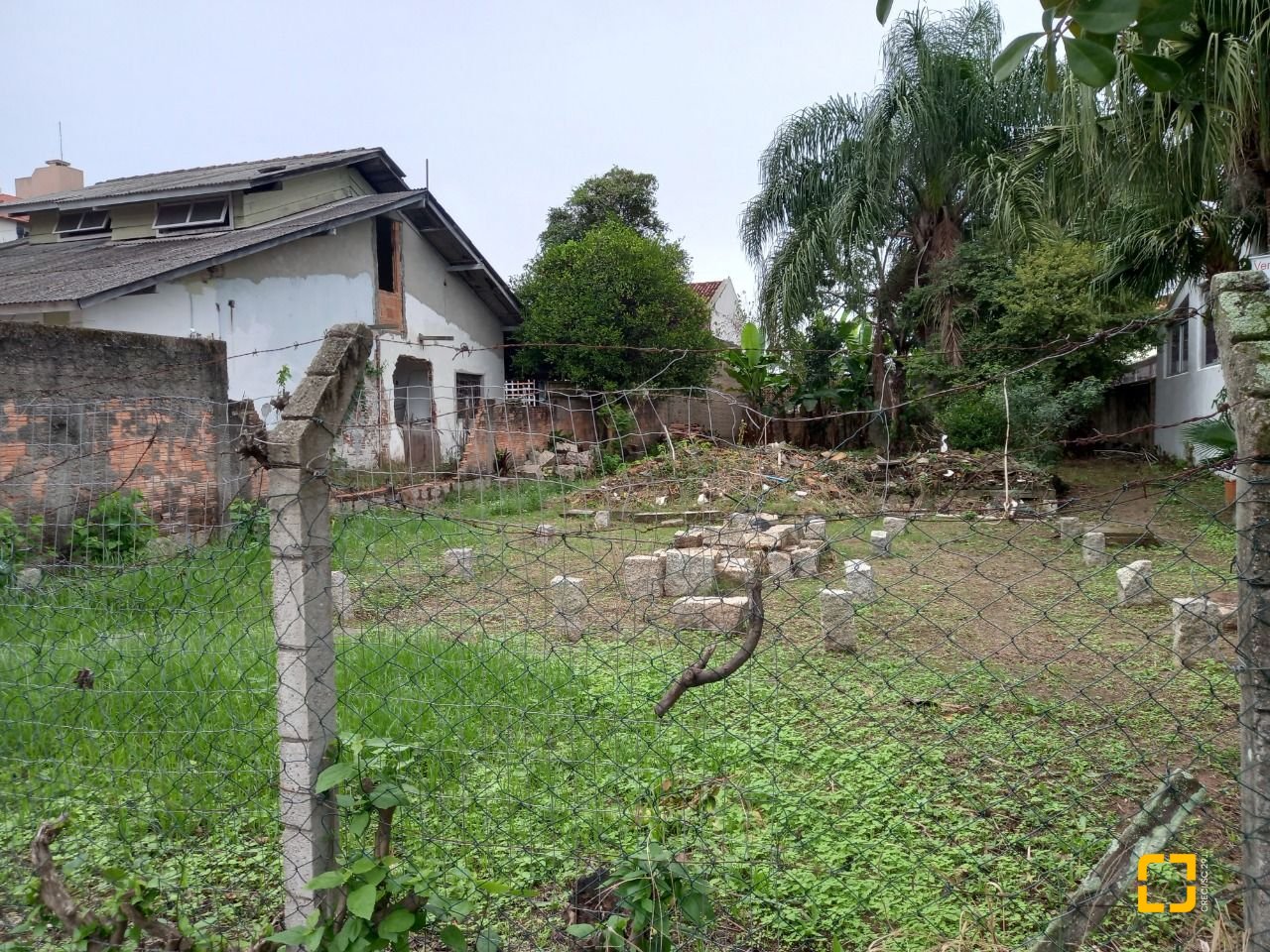 Terreno com 429m², no bairro Abraão em Florianópolis