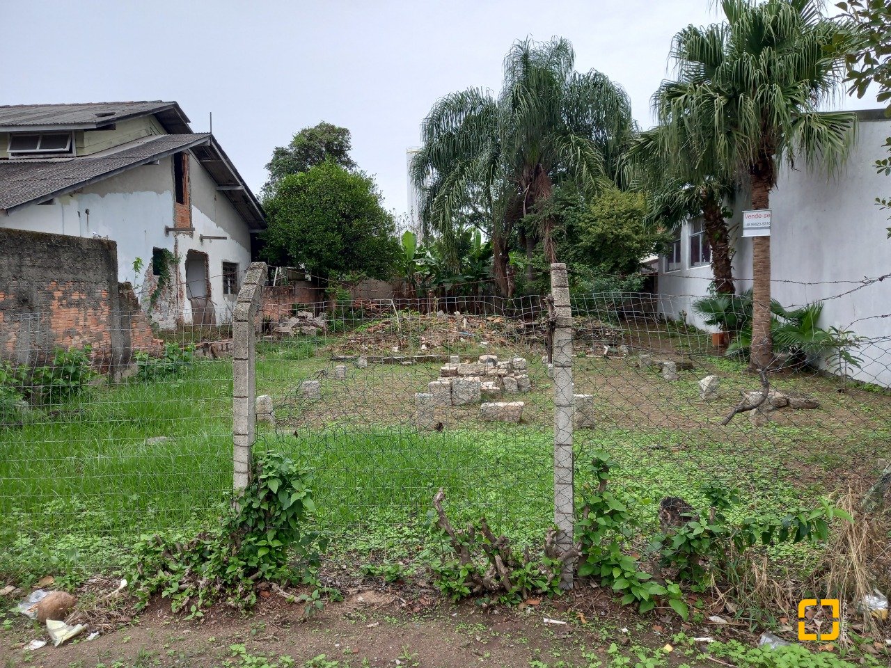 Terreno com 429m², no bairro Abraão em Florianópolis