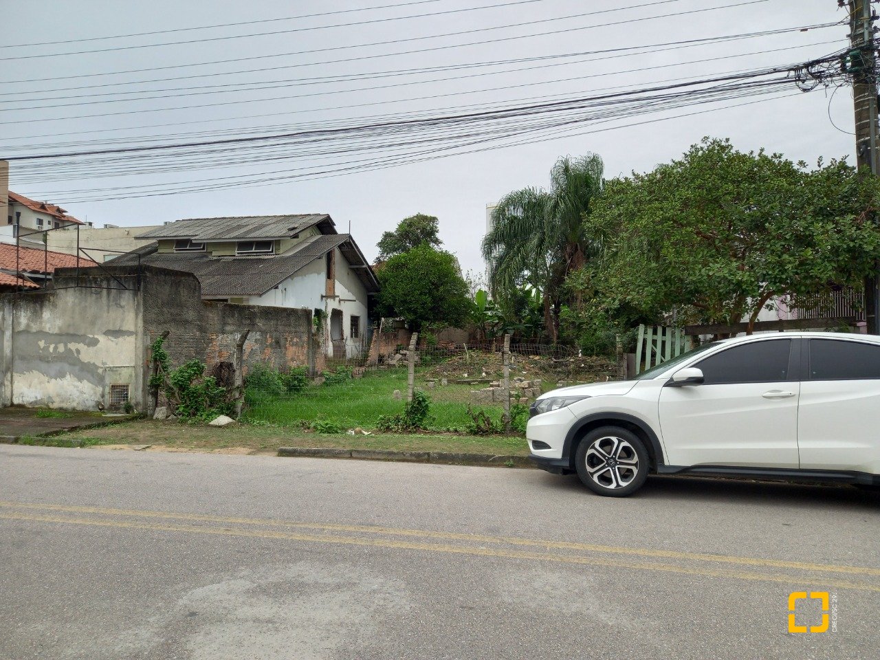 Terreno com 429m², no bairro Abraão em Florianópolis