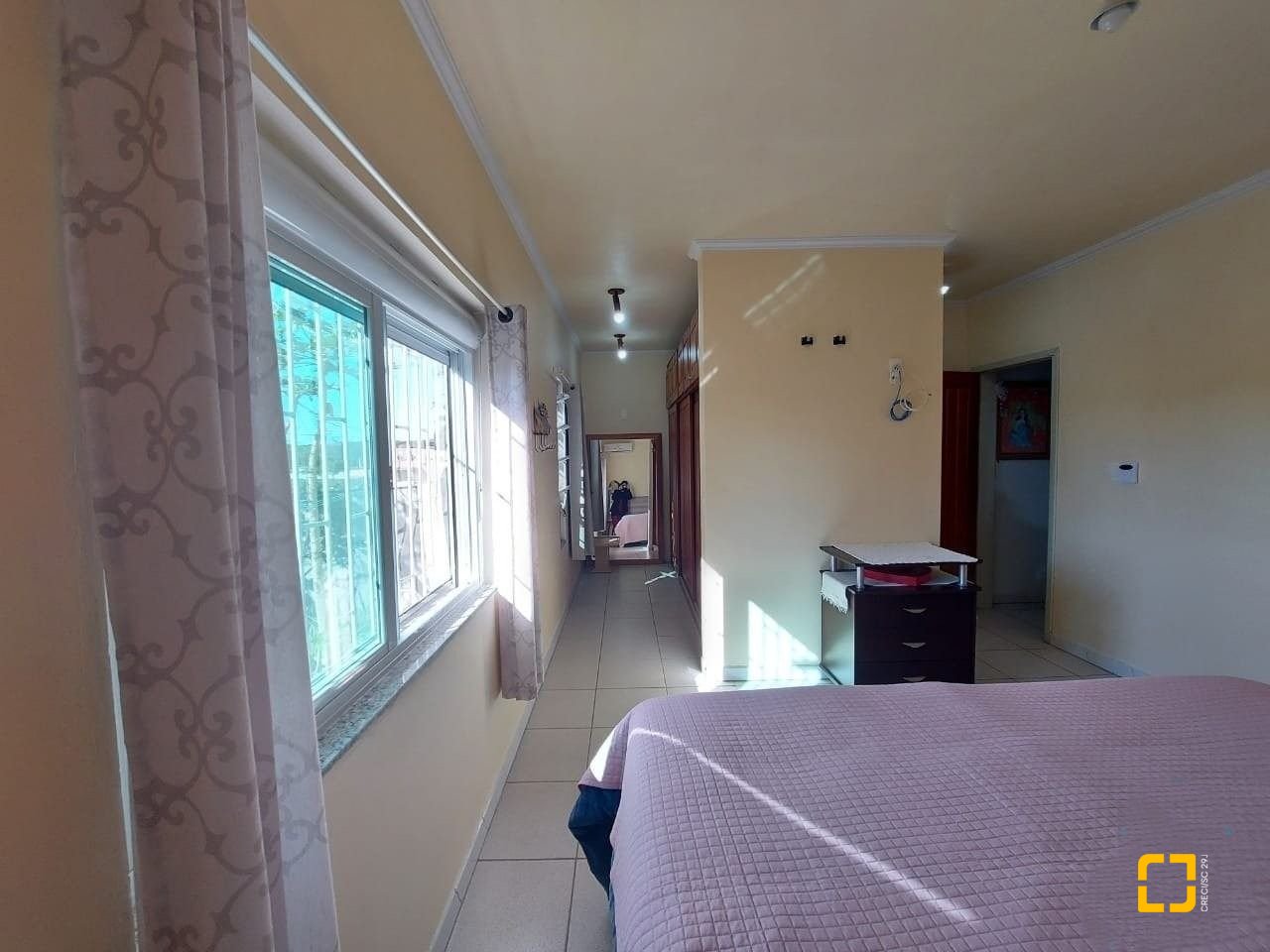 Casa com 131m², 2 quartos (sendo 1 suíte), 2 garagens, no bairro São João do Rio Vermelho em Florianópolis
