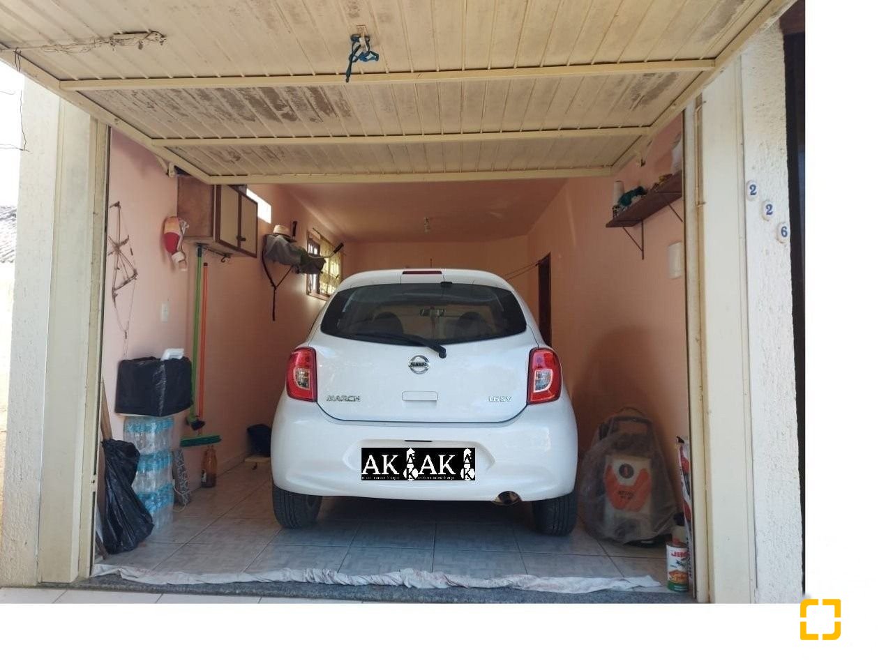 Casa com 131m², 2 quartos (sendo 1 suíte), 2 garagens, no bairro São João do Rio Vermelho em Florianópolis