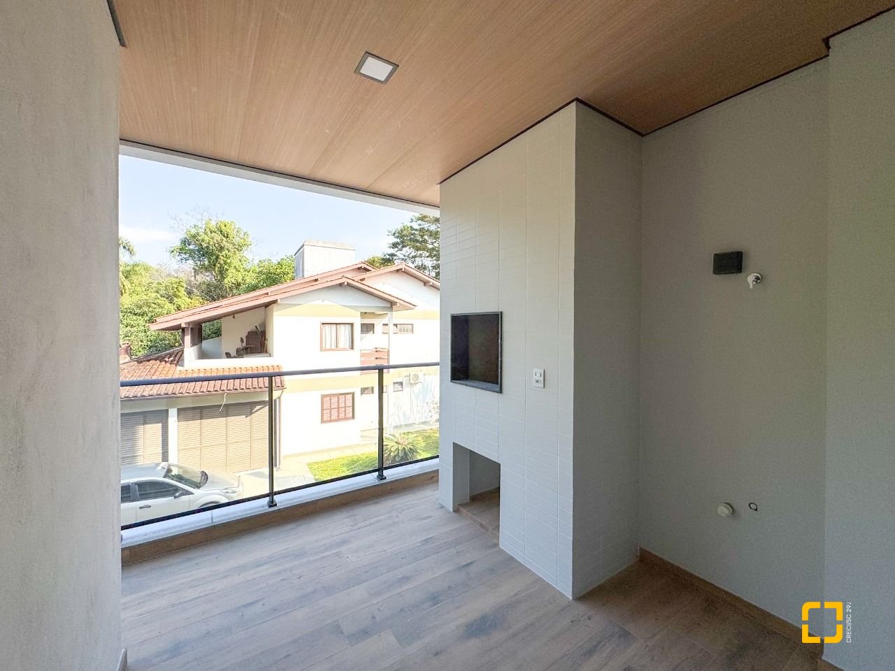 Apartamento com 96m², 2 quartos (sendo 2 suítes), 2 garagens, no bairro Santo Antônio de Lisboa em Florianópolis