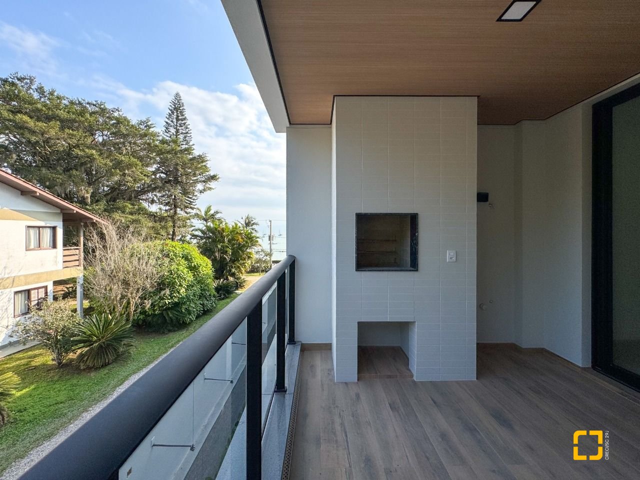 Apartamento com 96m², 2 quartos (sendo 2 suítes), 2 garagens, no bairro Santo Antônio de Lisboa em Florianópolis
