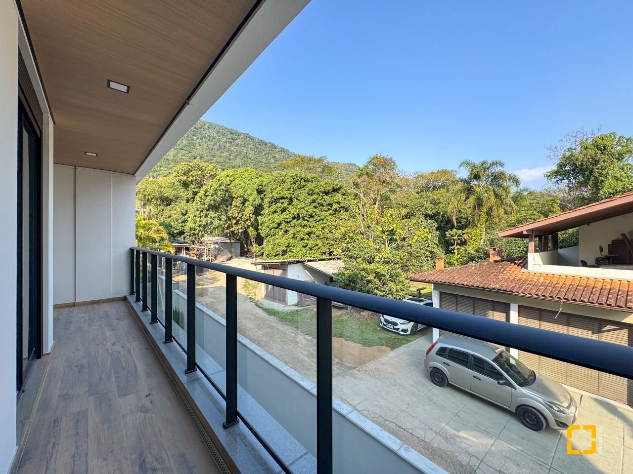 Apartamento com 96m², 2 quartos (sendo 2 suítes), 2 garagens, no bairro Santo Antônio de Lisboa em Florianópolis