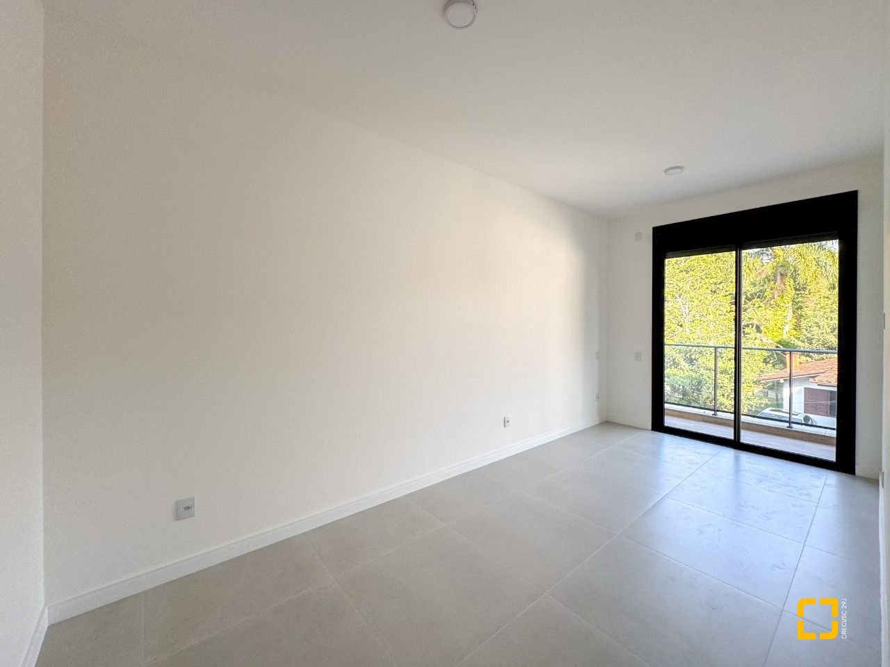 Apartamento com 96m², 2 quartos (sendo 2 suítes), 2 garagens, no bairro Santo Antônio de Lisboa em Florianópolis