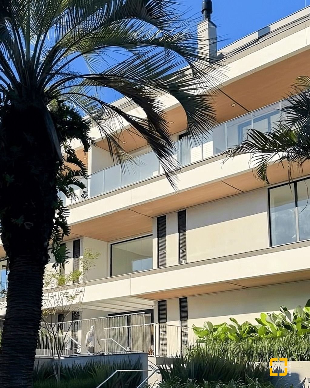 Apartamento com 96m², 2 quartos (sendo 2 suítes), 2 garagens, no bairro Santo Antônio de Lisboa em Florianópolis