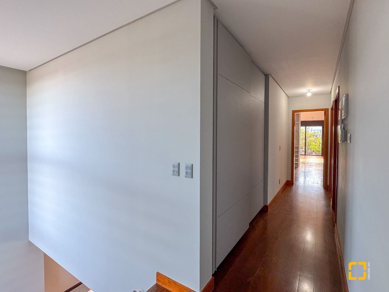 Casa com 607m², 8 quartos (sendo 4 suítes), 6 garagens, no bairro Lagoa da Conceição em Florianópolis