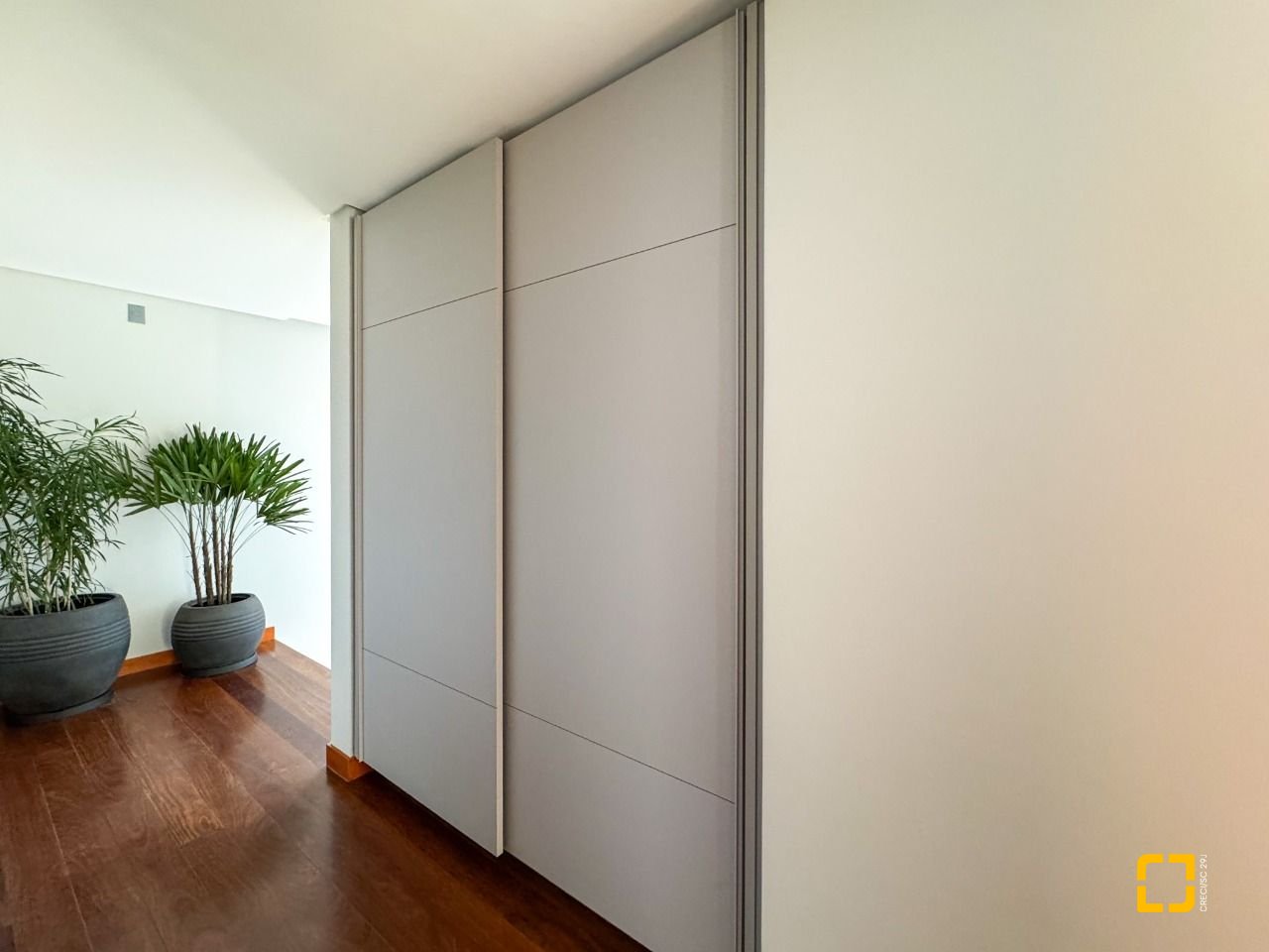 Casa com 607m², 8 quartos (sendo 4 suítes), 6 garagens, no bairro Lagoa da Conceição em Florianópolis