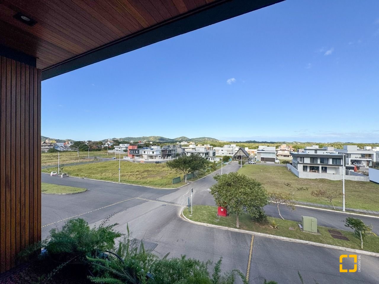 Casa com 607m², 8 quartos (sendo 4 suítes), 6 garagens, no bairro Lagoa da Conceição em Florianópolis