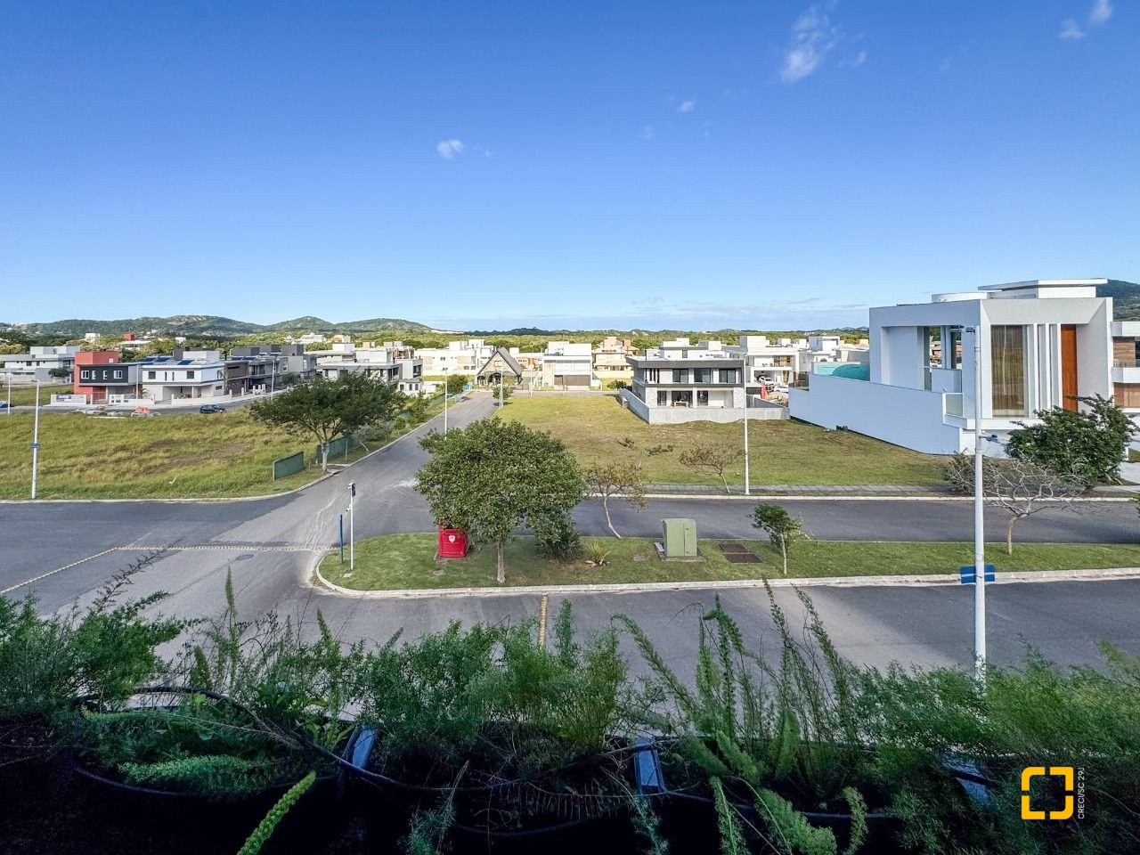 Casa com 607m², 8 quartos (sendo 4 suítes), 6 garagens, no bairro Lagoa da Conceição em Florianópolis