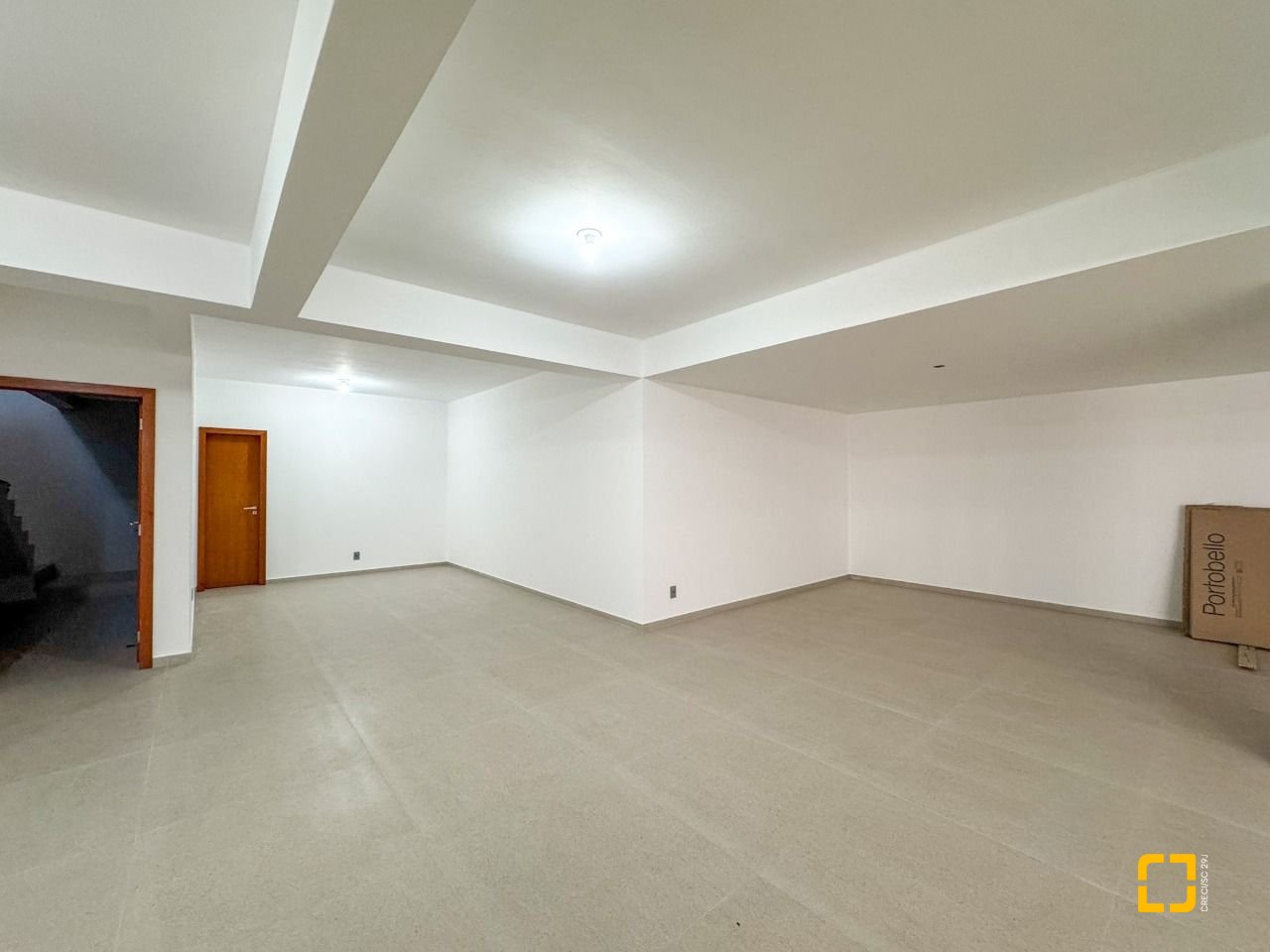 Casa com 607m², 8 quartos (sendo 4 suítes), 6 garagens, no bairro Lagoa da Conceição em Florianópolis