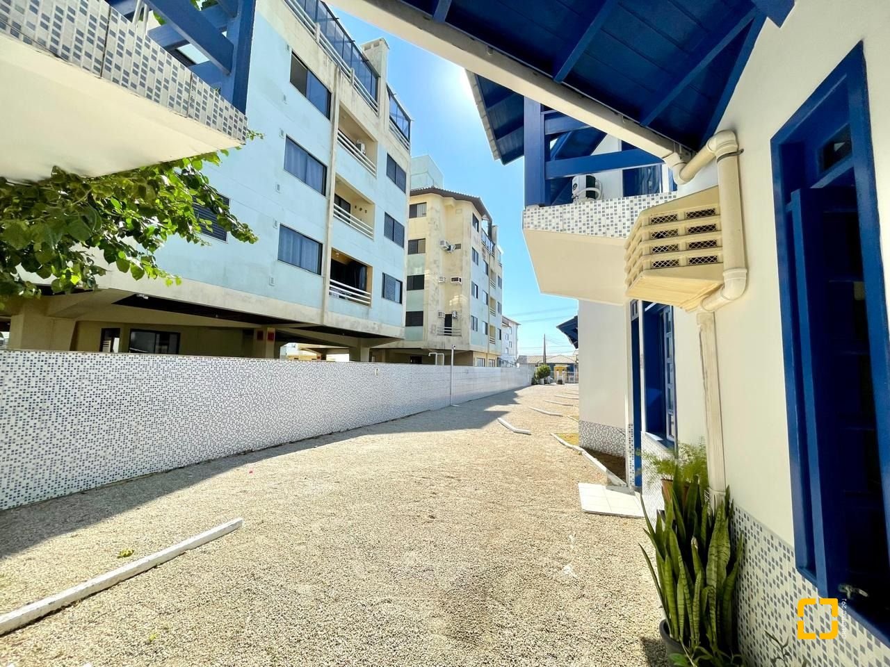 Hotel com 642m², 13 quartos (sendo 13 suítes), 11 garagens, no bairro Ingleses em Florianópolis