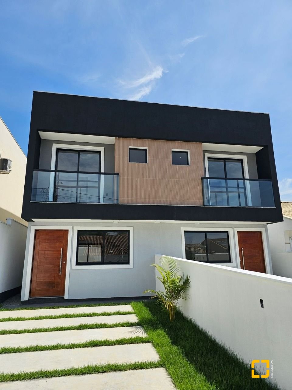 Casa com 84m², 2 quartos (sendo 2 suítes), 1 garagem, no bairro Centro em Palhoça