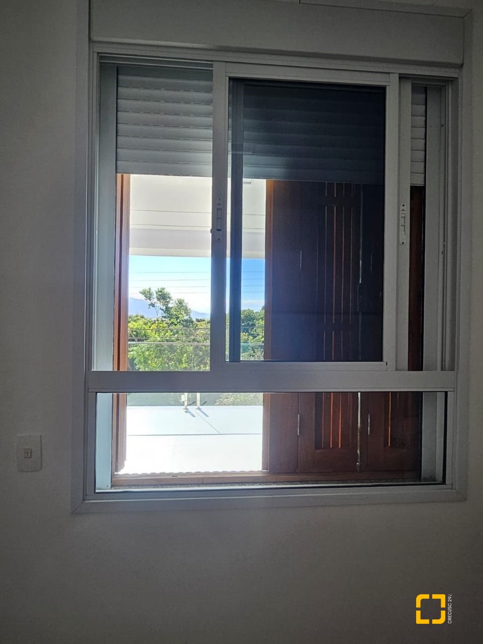 Casa com 310m², 5 quartos (sendo 3 suítes), 2 garagens, no bairro Daniela em Florianópolis