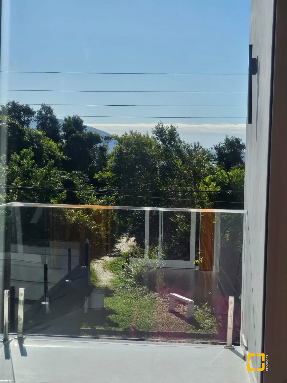 Casa com 310m², 5 quartos (sendo 3 suítes), 2 garagens, no bairro Daniela em Florianópolis