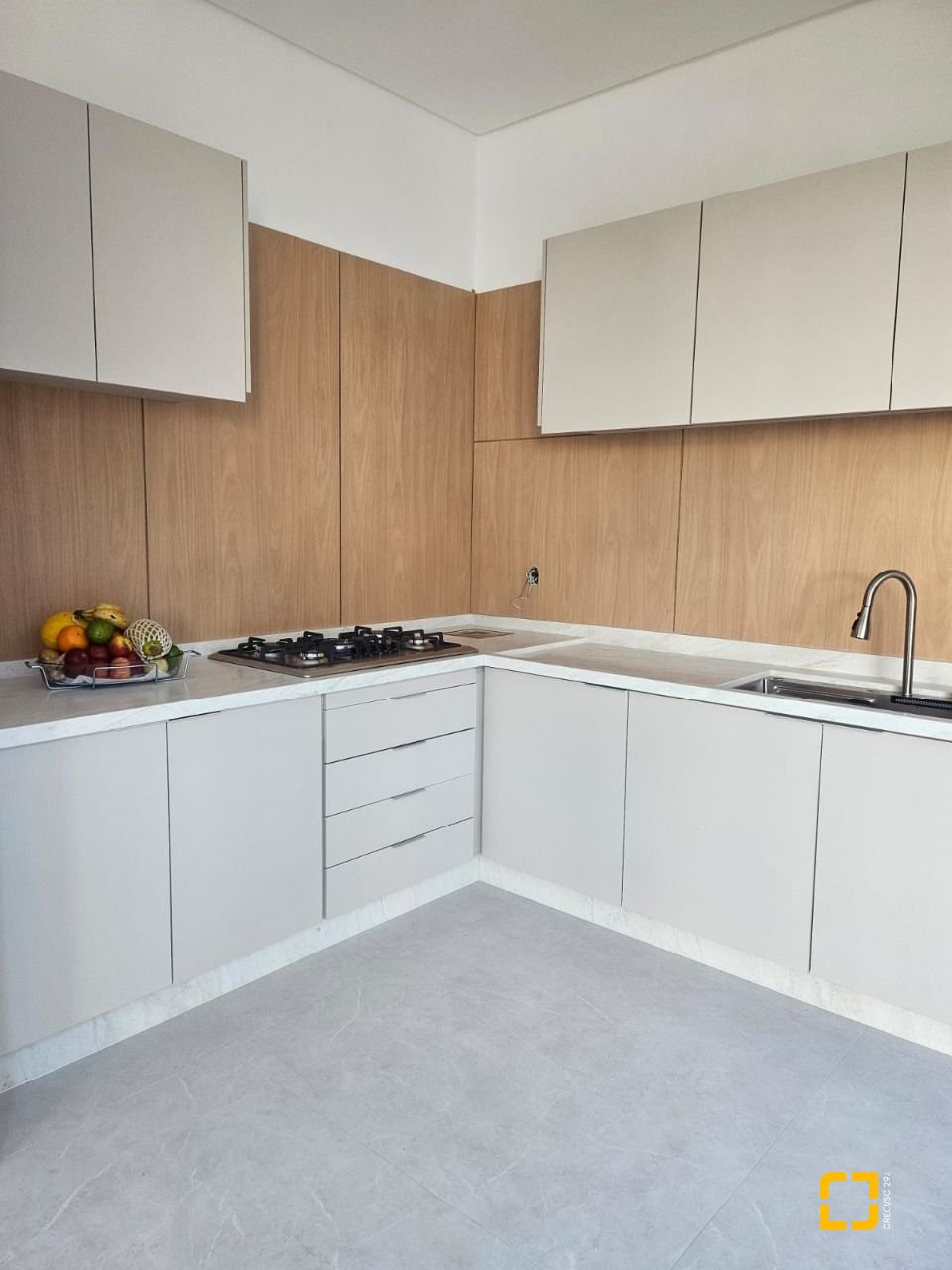 Casa com 310m², 5 quartos (sendo 3 suítes), 2 garagens, no bairro Daniela em Florianópolis