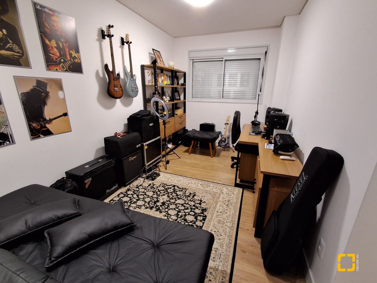 Apartamento com 96m², 5 quartos (sendo 2 suítes), 2 garagens, no bairro Estreito em Florianópolis