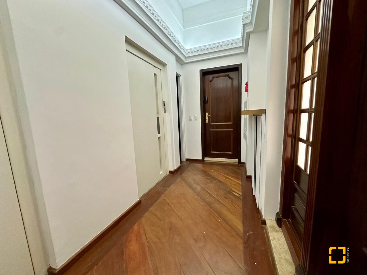 Cobertura com 483m², 4 quartos (sendo 2 suítes), 2 garagens, no bairro Centro em Florianópolis