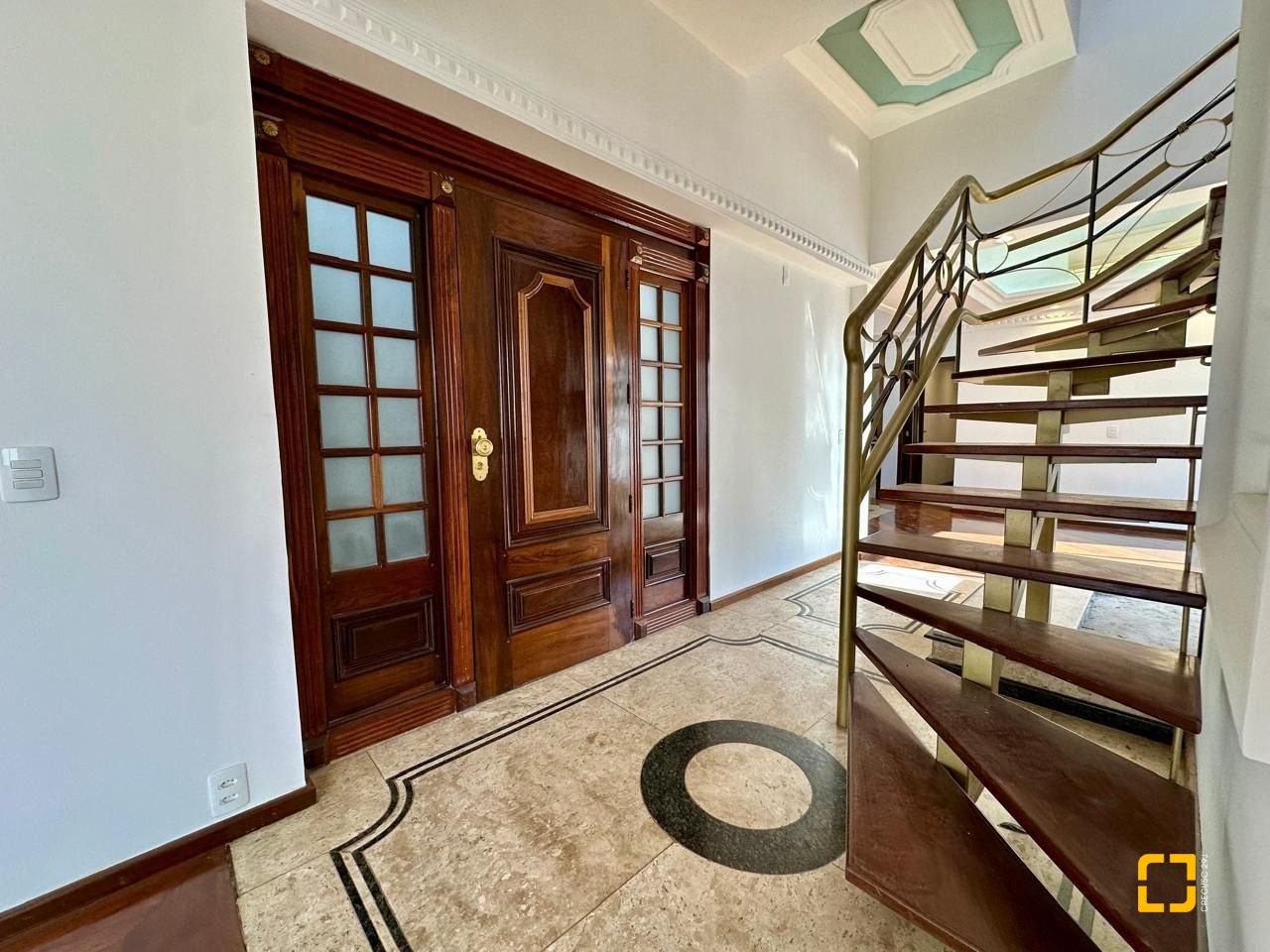 Cobertura com 483m², 4 quartos (sendo 2 suítes), 2 garagens, no bairro Centro em Florianópolis